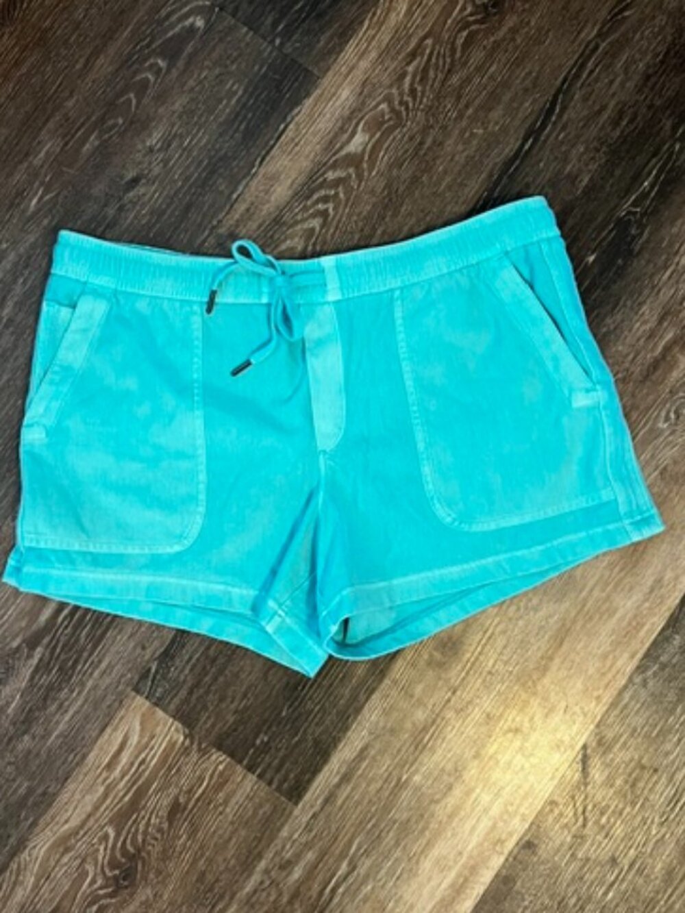 Women's Athleta Shorts, Size L , Pull On, Drawstring, Aqua Color, Stretch Ex Con